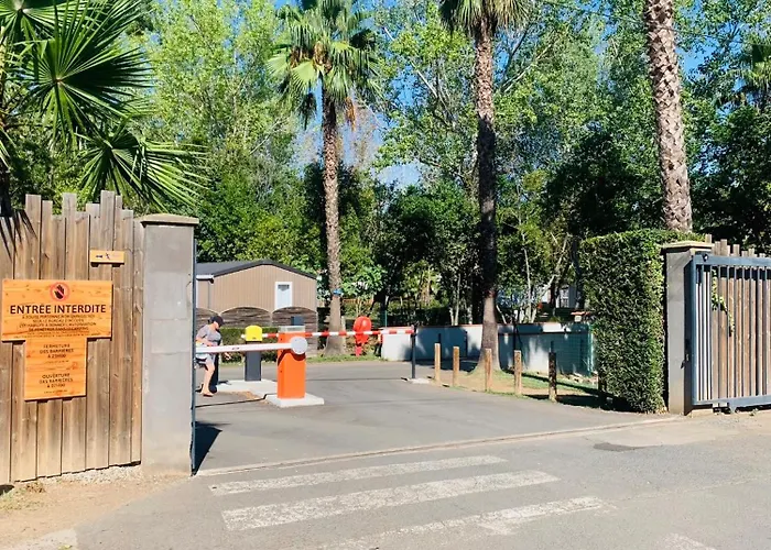 キャンプ場 Mobil-home アグド